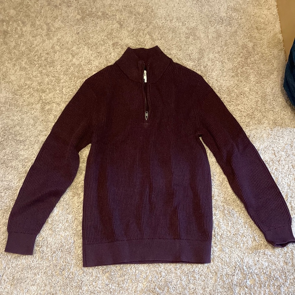 Gap sweater